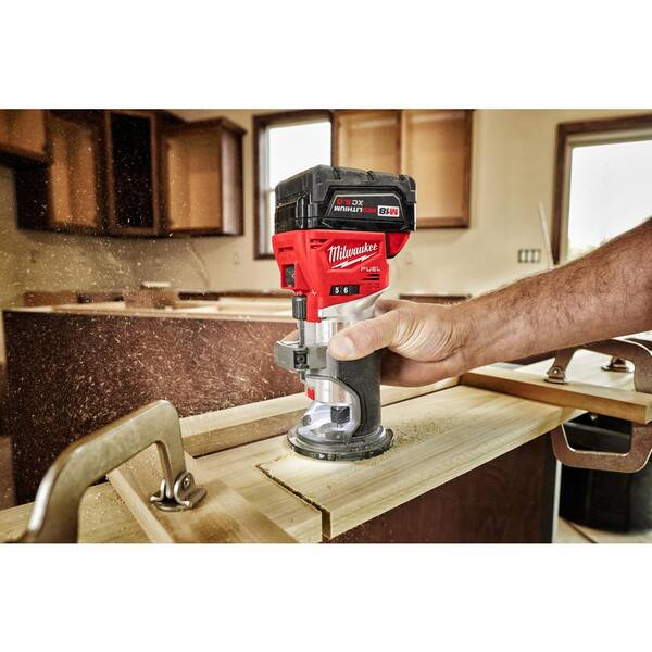 M18 FUEL 18V Lithium-Ion Brushless Cordless Compact Router w/ Compact Router Plunge Base