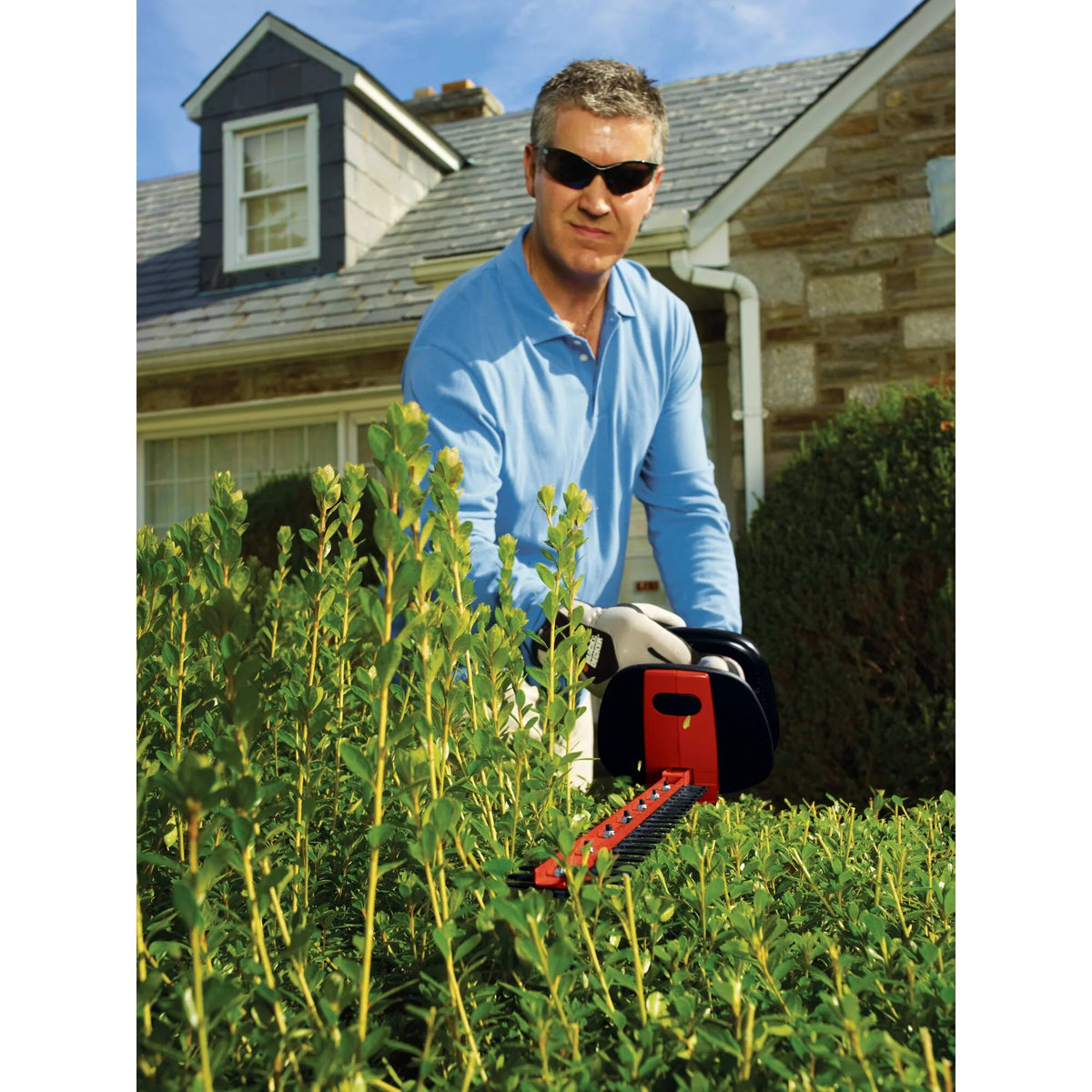 BLACK+DECKER HH2455 3.3 Amp HedgeHog 24" Hedge Trimmer with Rotating Handle