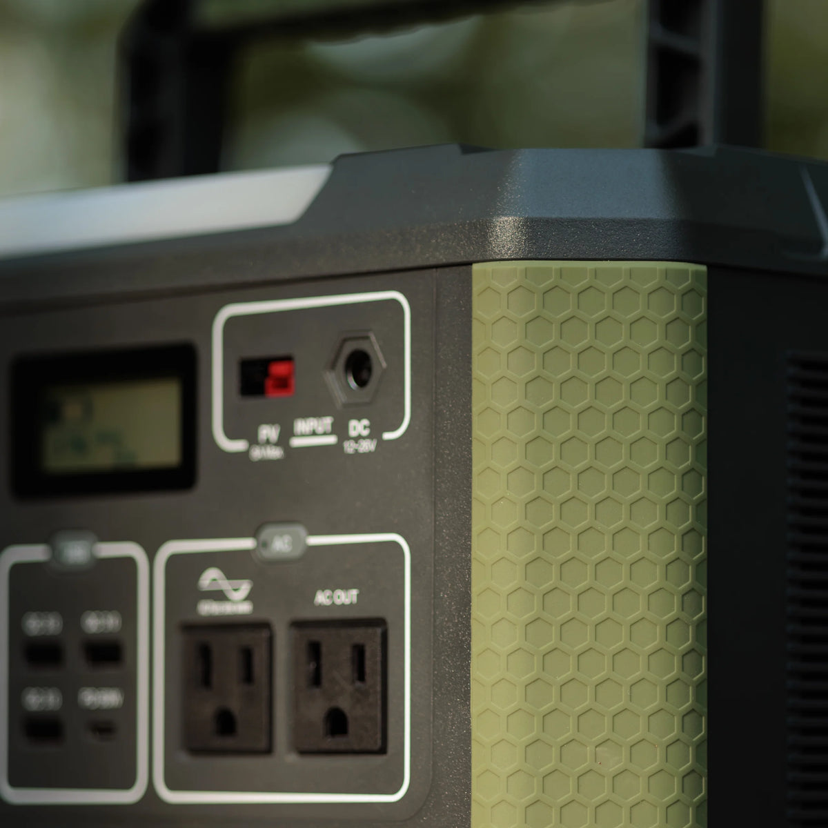 Swiss Tech 1000W portable power station 999Wh solar generator for camping & emergency use